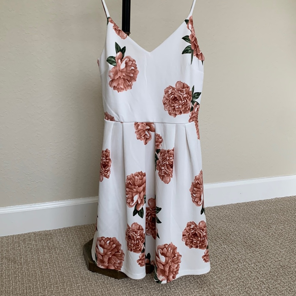 Monteau white floral skater dress medium